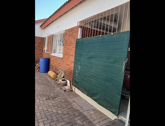3 BEDROOM TOWNHOUSE FOR SALE IN MOKOPANE CENTRAL